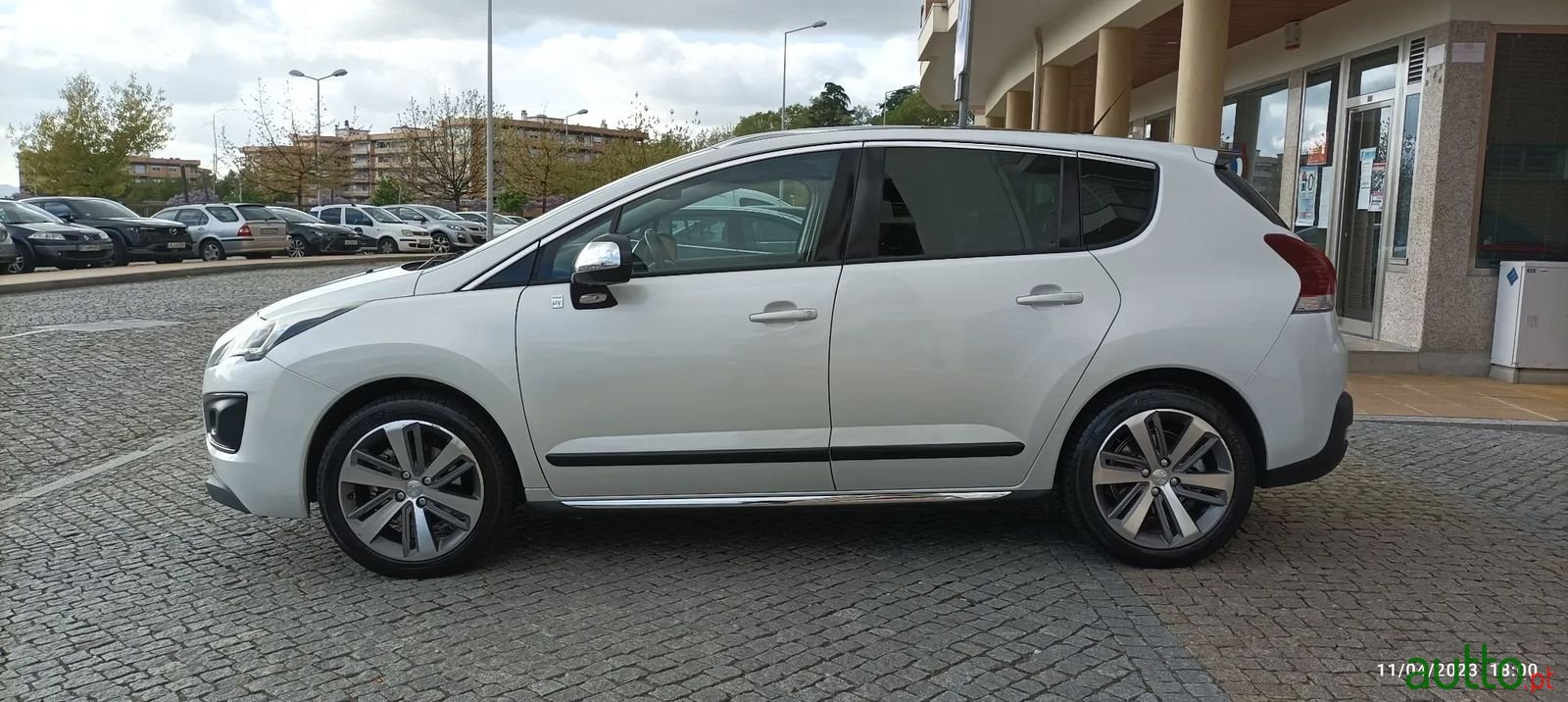 2014' Peugeot 3008 photo #2