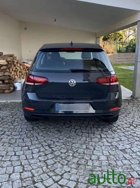 2018' Volkswagen Golf photo #3