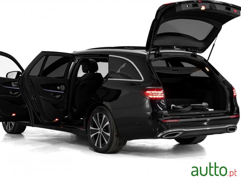 2021' Mercedes-Benz Classe E photo #5