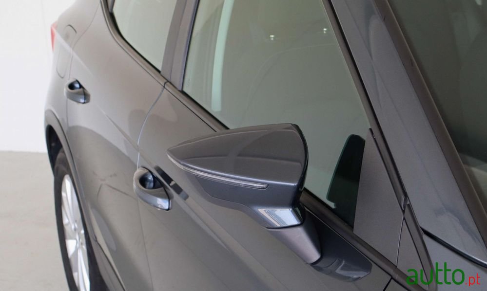 2023' SEAT Arona 1.0 Tsi Style photo #4