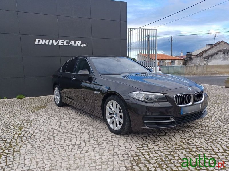 2016' BMW Série 5 D Ed Line Sport photo #2