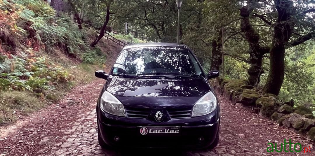 2005' Renault Scenic photo #2