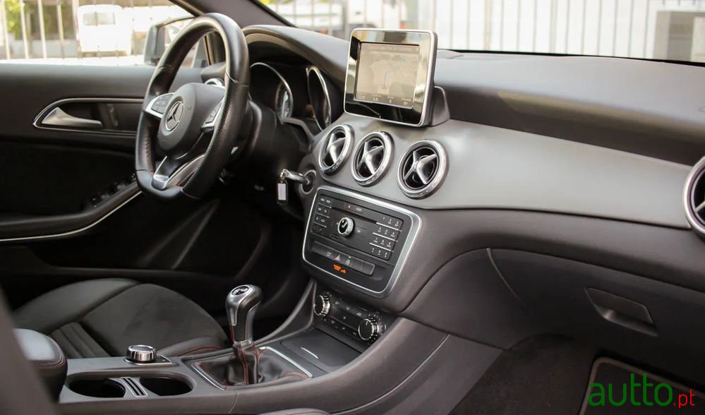 2017' Mercedes-Benz Classe Gla photo #6