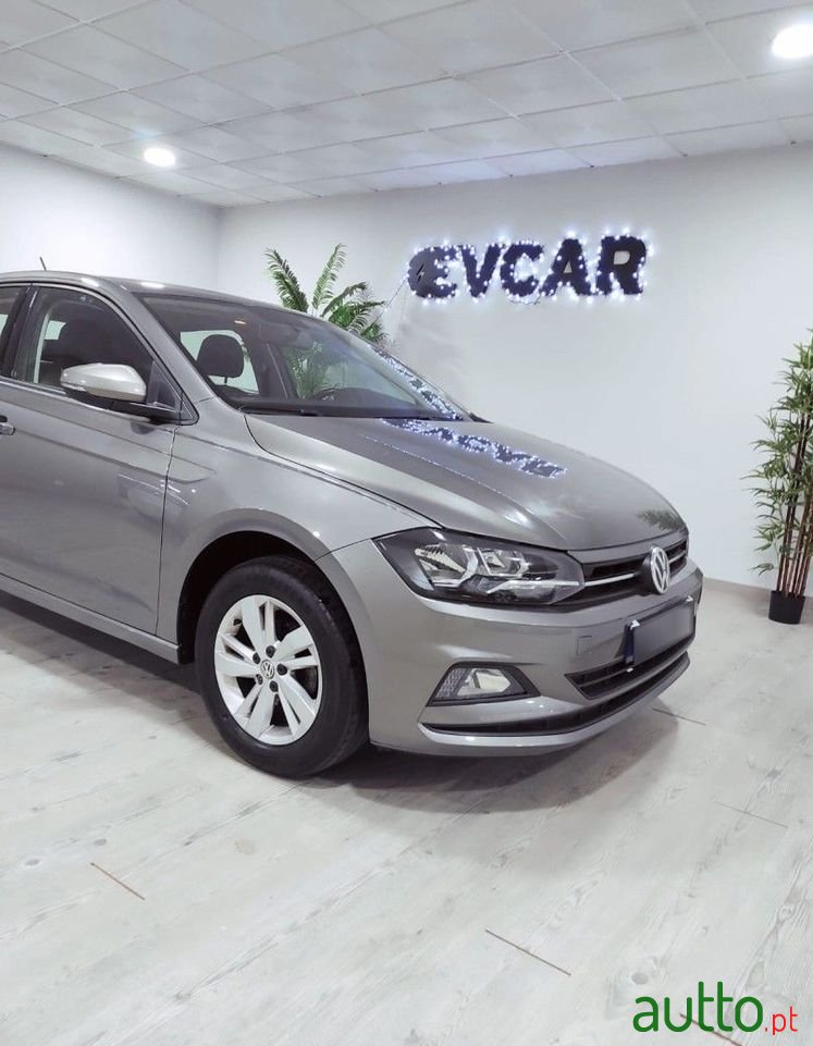 2018' Volkswagen Polo 1.0 Confortline photo #5