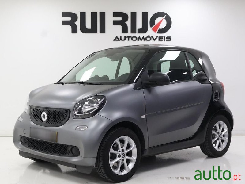 2019' Smart Fortwo 1.0 Passion 71 photo #1