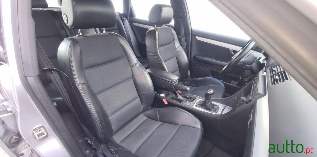 2002' Audi A4 Avant photo #4