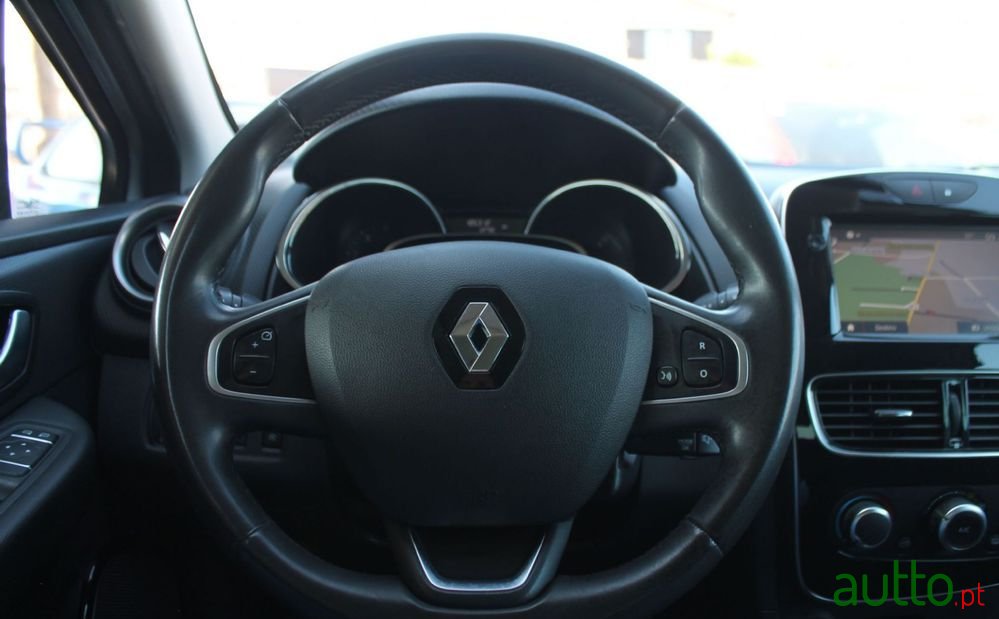 2017' Renault Clio photo #6