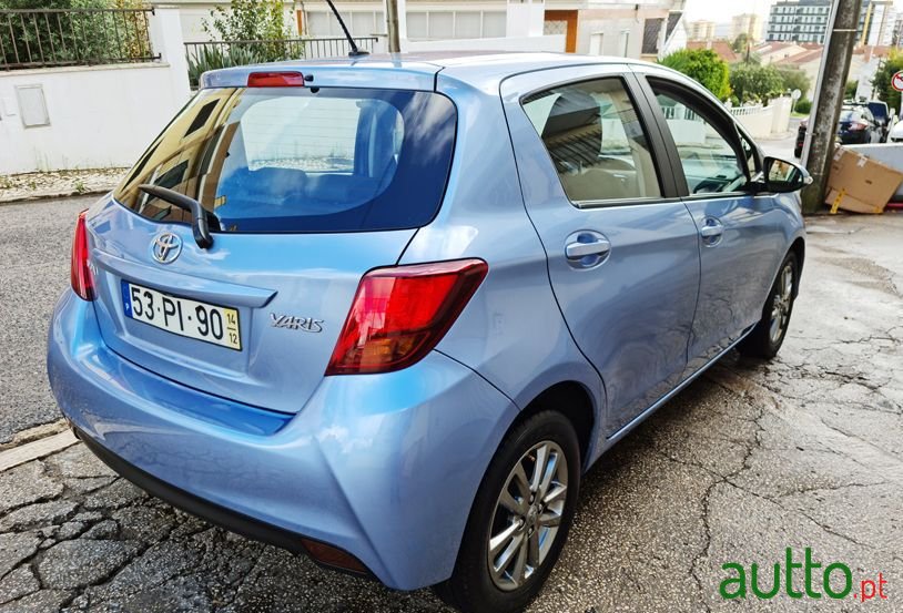 2014' Toyota Yaris photo #6