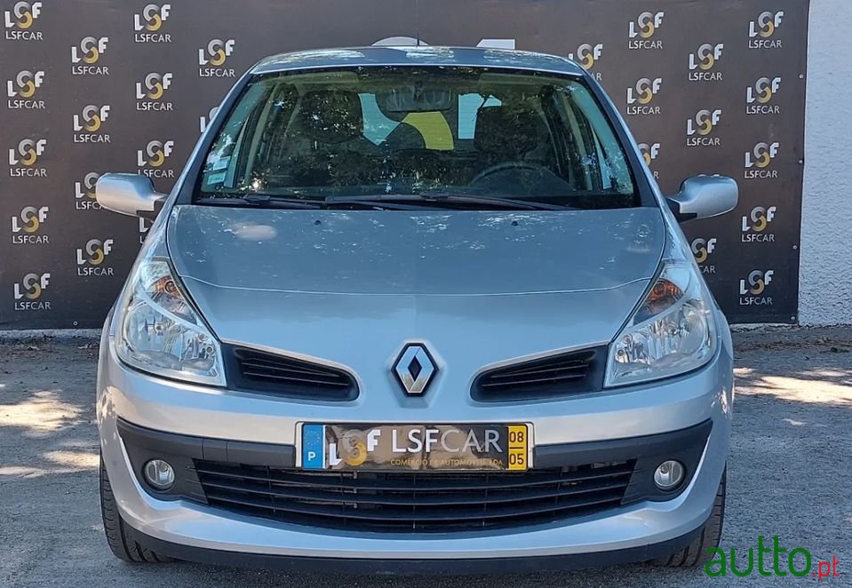 2008' Renault Clio photo #3