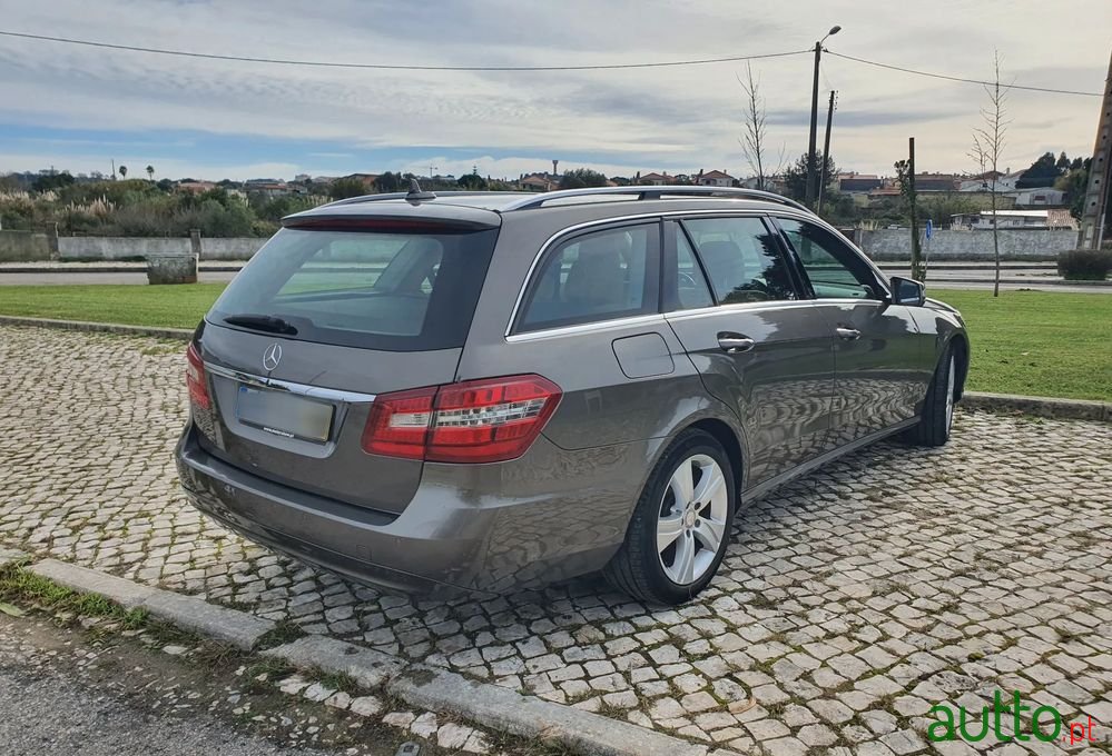 2012' Mercedes-Benz E 220 photo #4