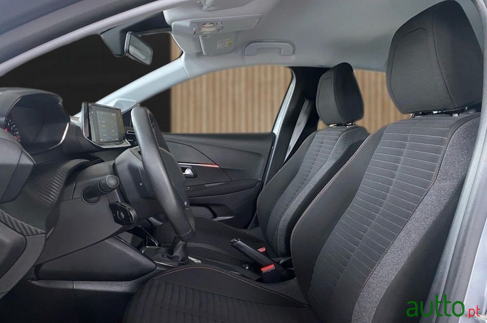2023' Peugeot 208 photo #5