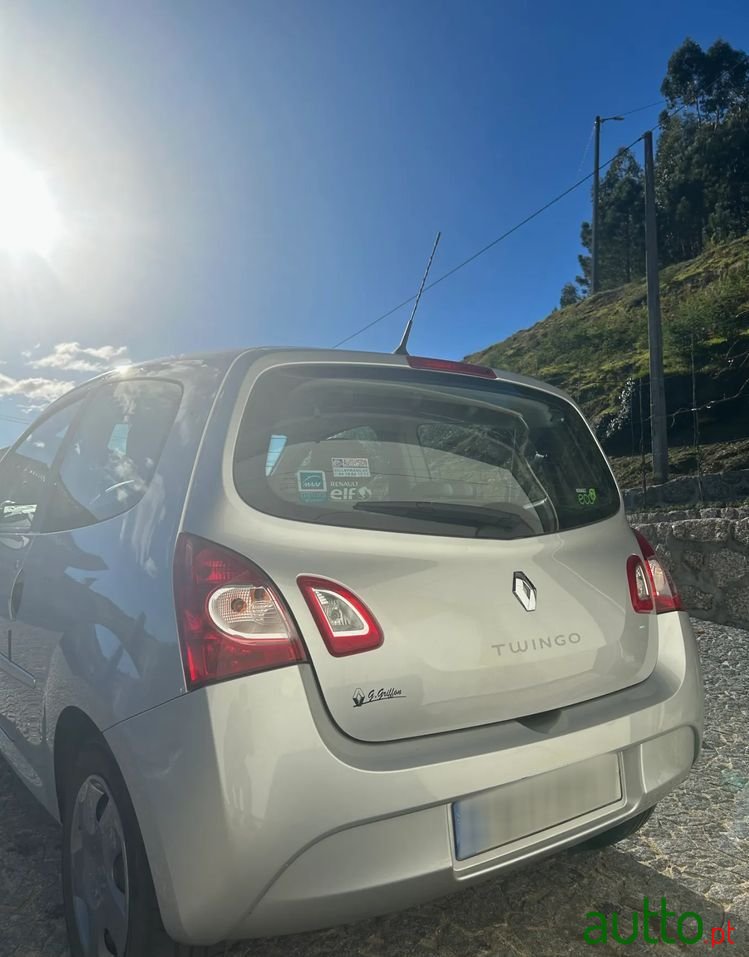 2013' Renault Twingo photo #2