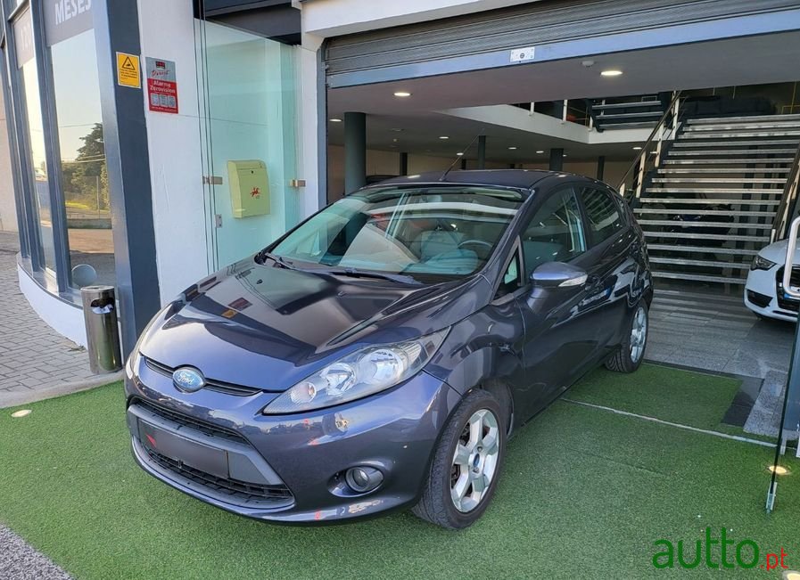 2009' Ford Fiesta photo #3