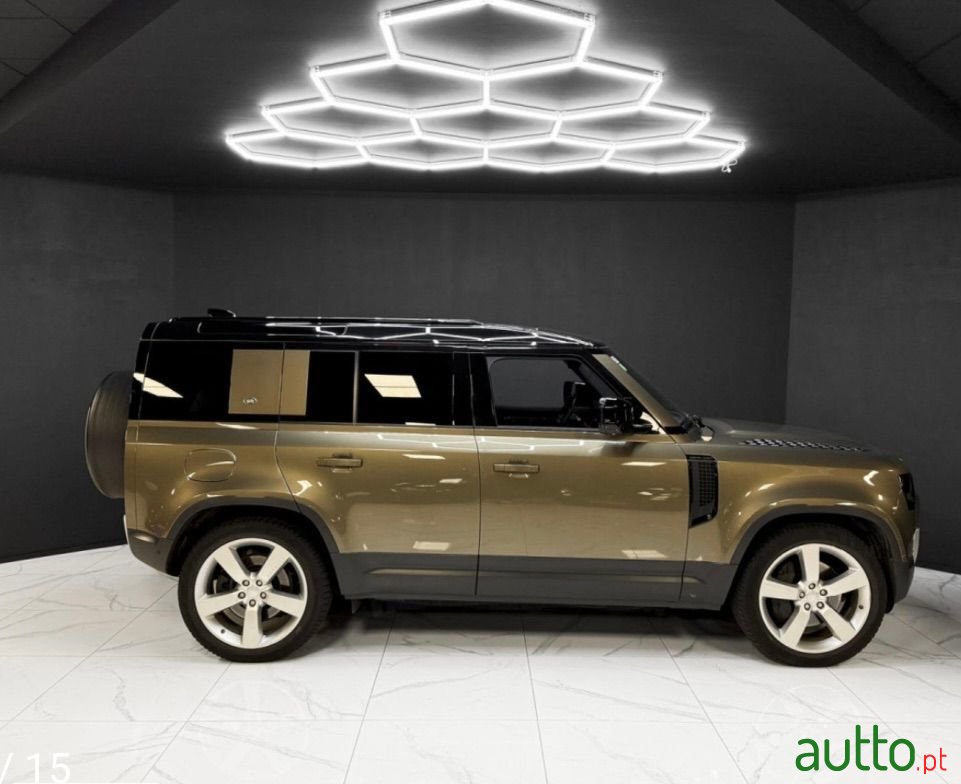 2021' Land Rover Defender photo #2