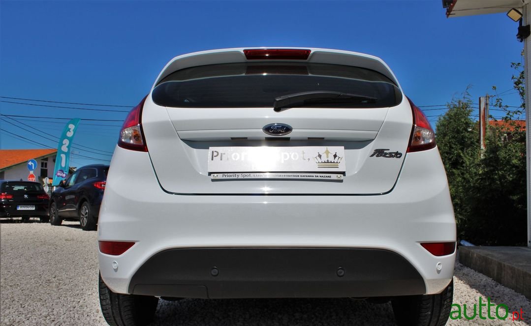 2016' Ford Fiesta photo #5