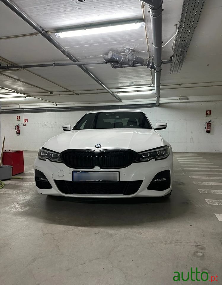 2019' BMW 330 E Pack M Auto photo #3