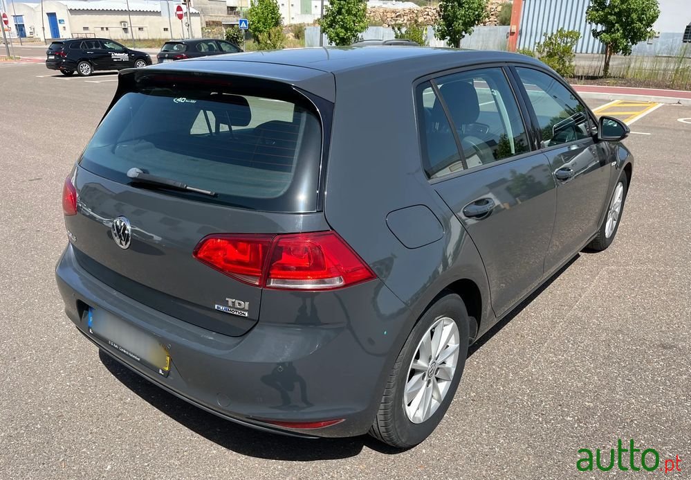 2015' Volkswagen Golf photo #5