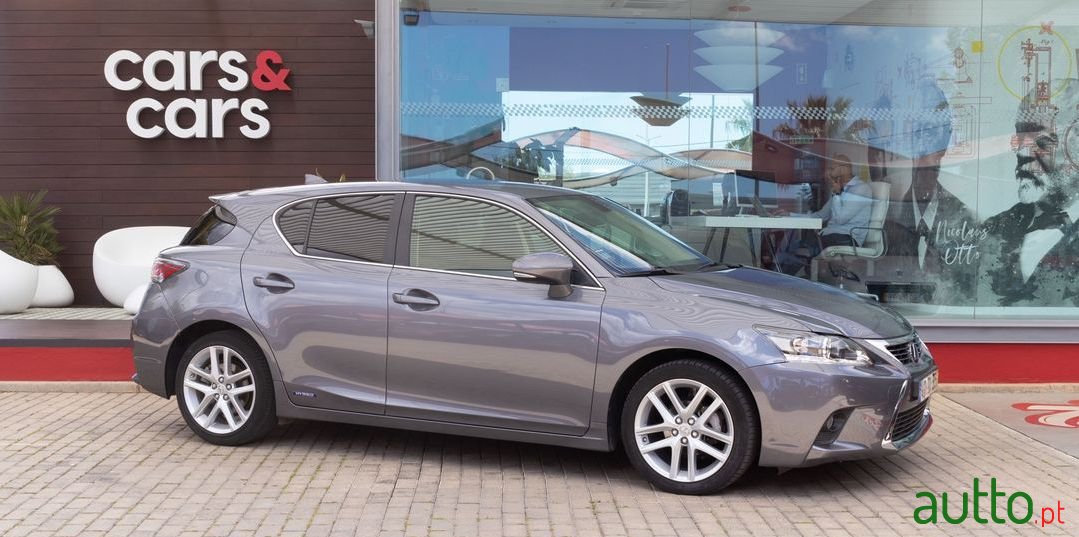 2017' Lexus Ct-200H photo #1