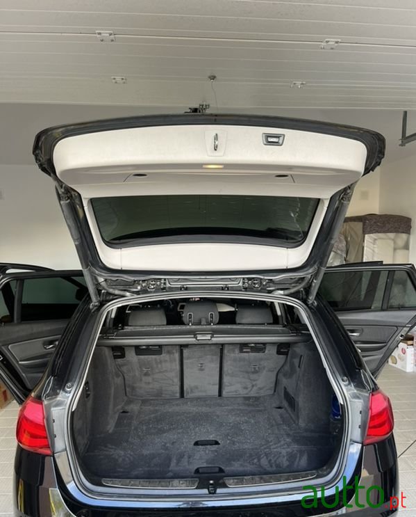 2016' BMW 320 D Touring Advantage photo #5