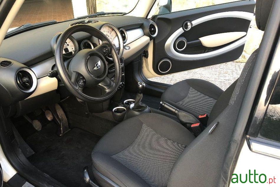 2011' MINI One D photo #3