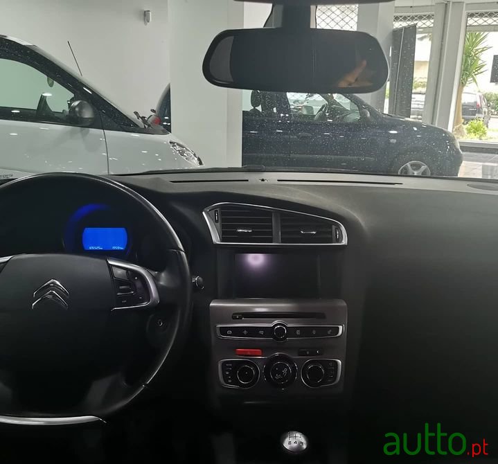 2017' Citroen C4 photo #6