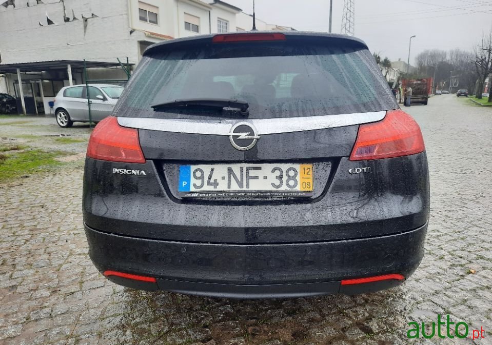 2012' Opel Insignia Sports Tourer photo #3