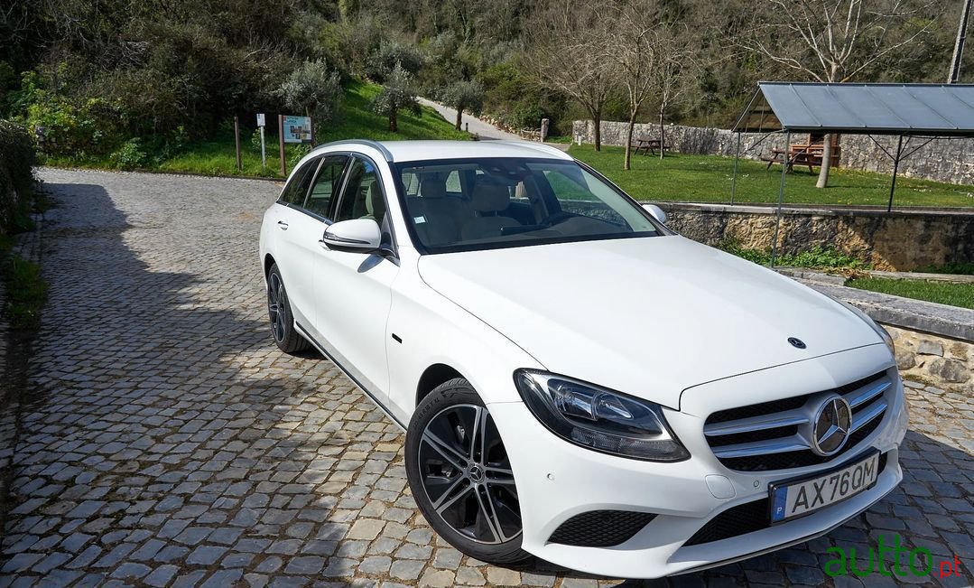 2020' Mercedes-Benz C-300 photo #4