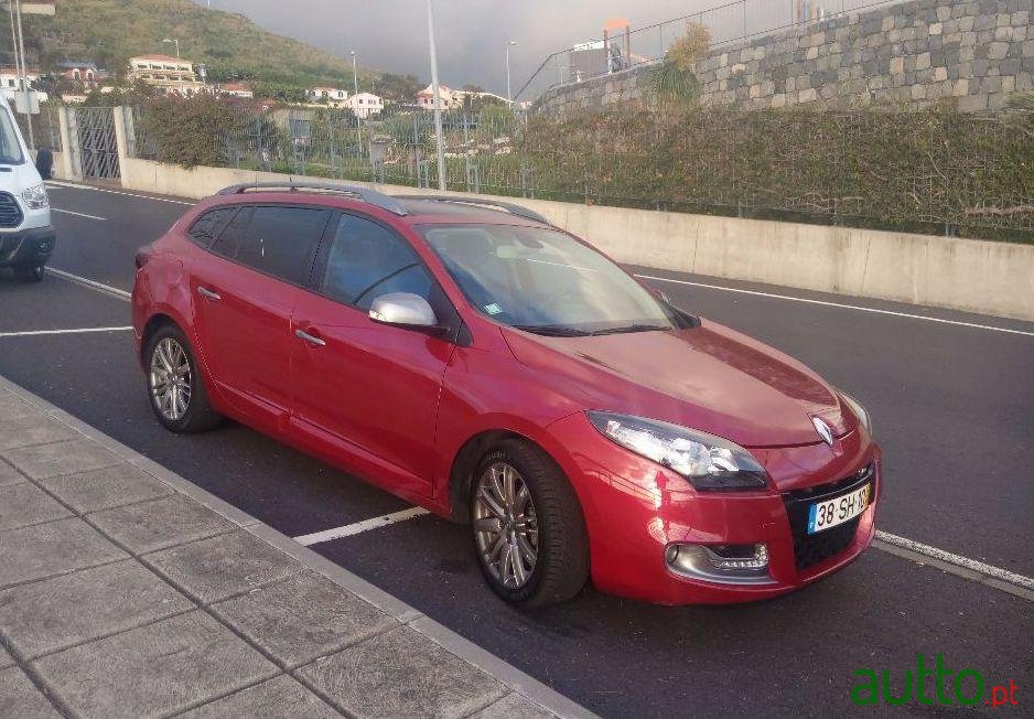 2012' Renault Megane-Break photo #1