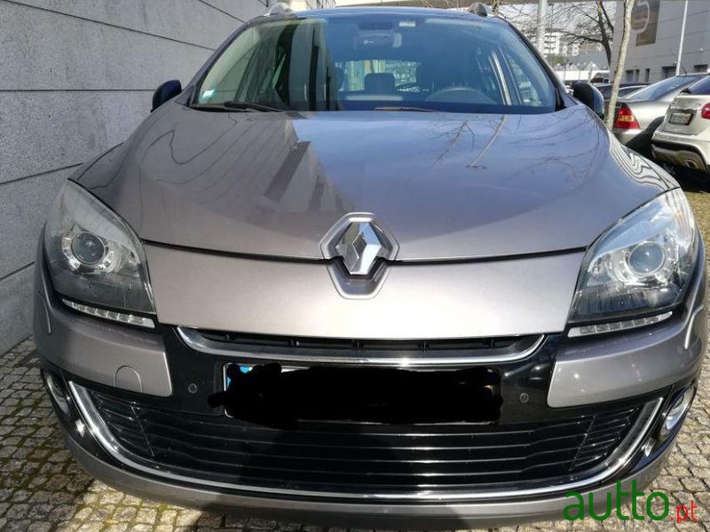 2012' Renault Megane Break photo #1