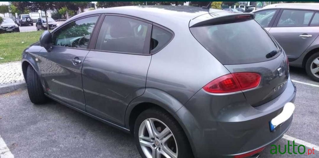 2012' SEAT Leon photo #1