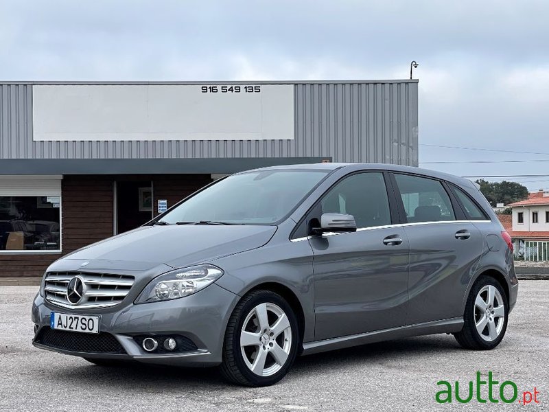 2012' Mercedes-Benz B-180 photo #1