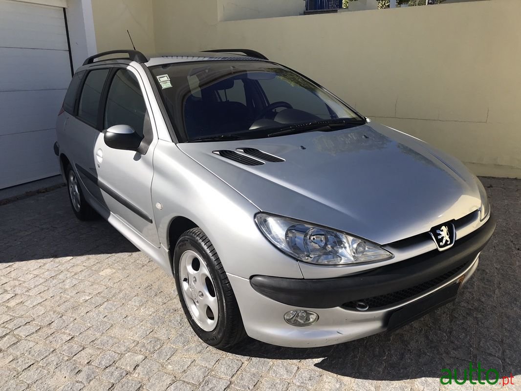 2003' Peugeot 206 Sw photo #3