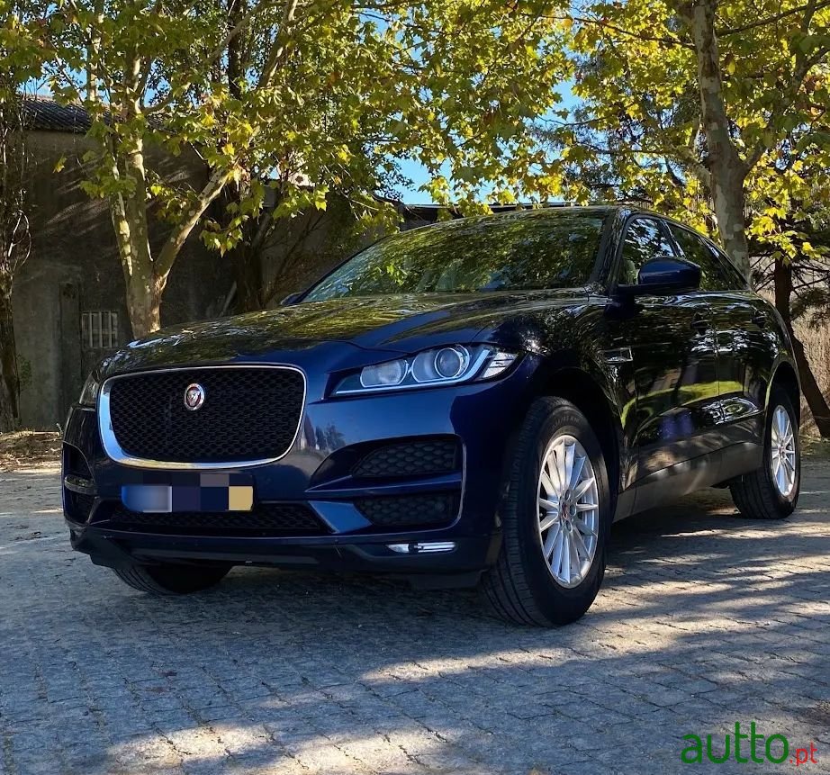 2016' Jaguar F-Pace photo #5