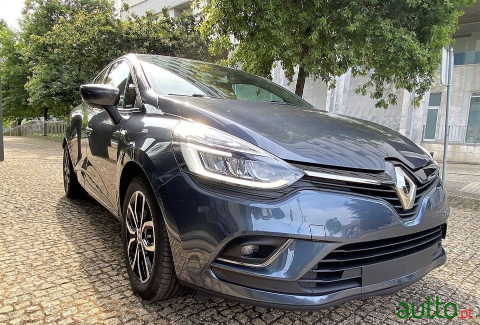 2019' Renault Clio photo #6