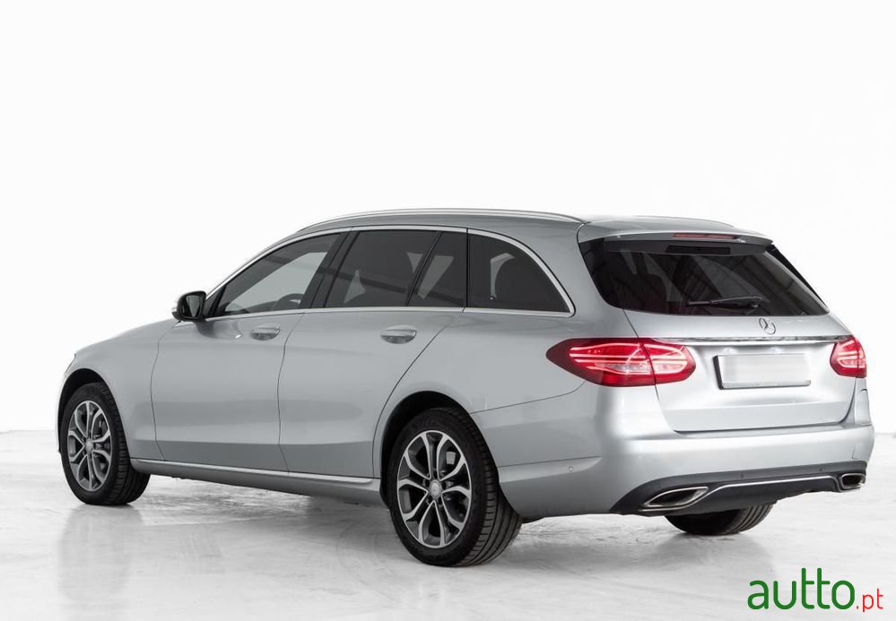 2015' Mercedes-Benz Classe C photo #4