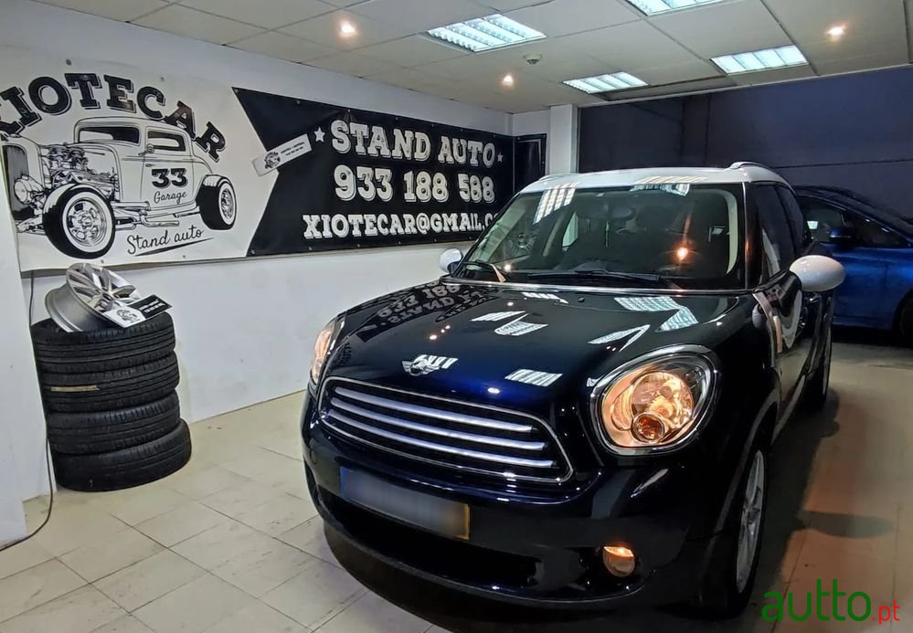 2011' MINI Countryman Cooper D photo #1