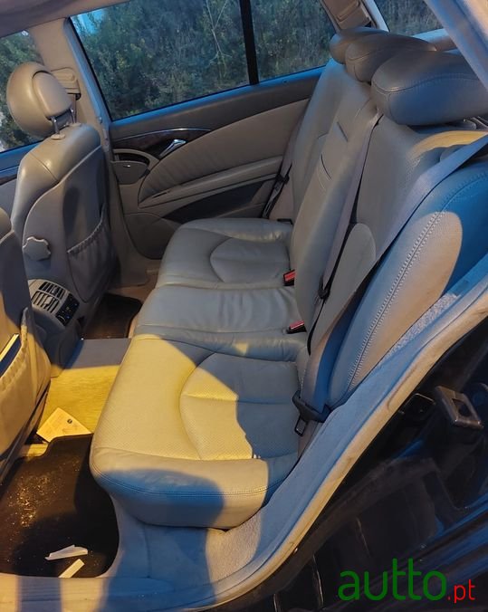 2003' Mercedes-Benz E-200 photo #6