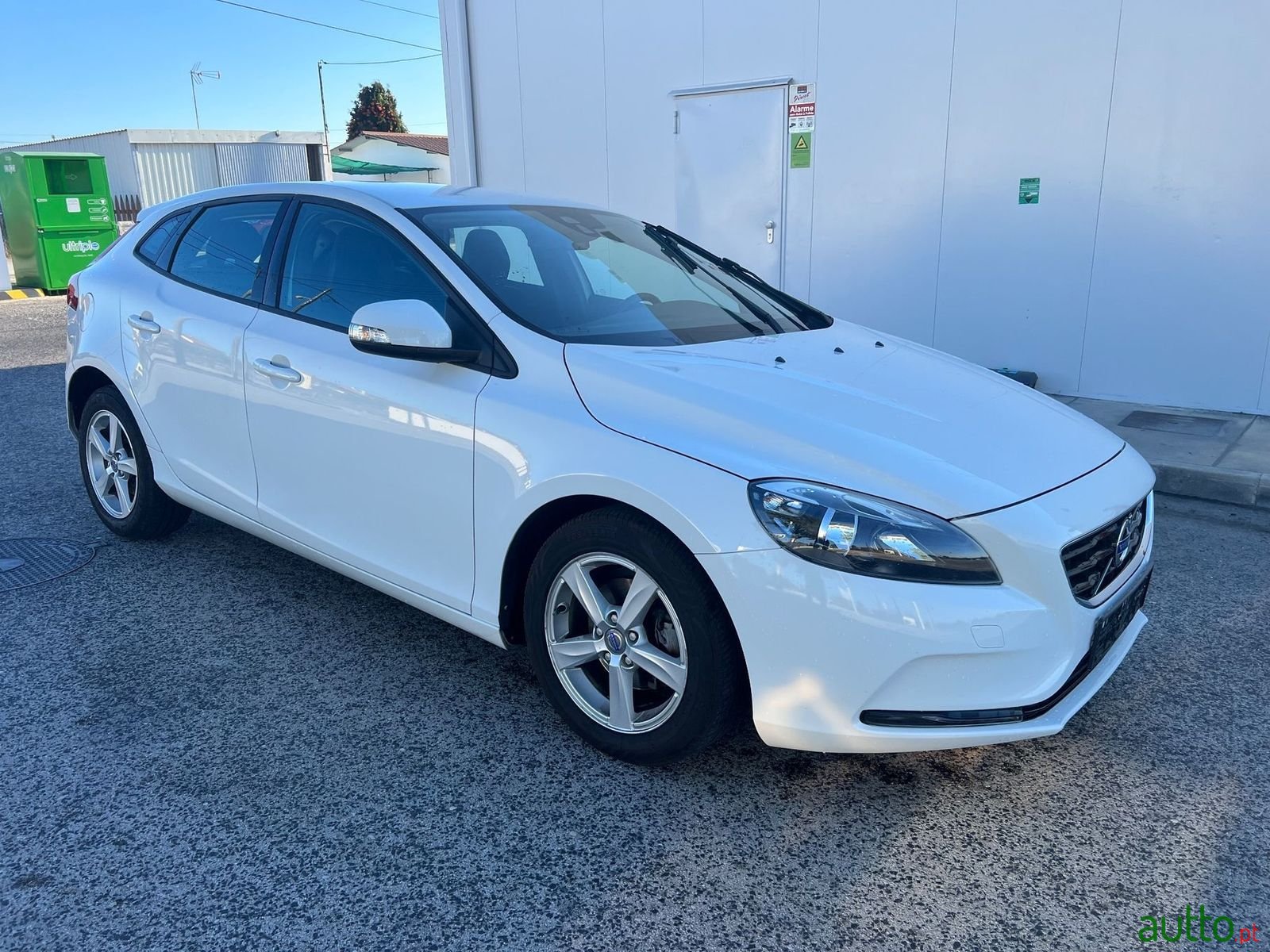 2014' Volvo V40 photo #6