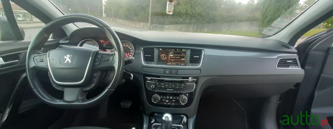 2012' Peugeot 508 Sw photo #2