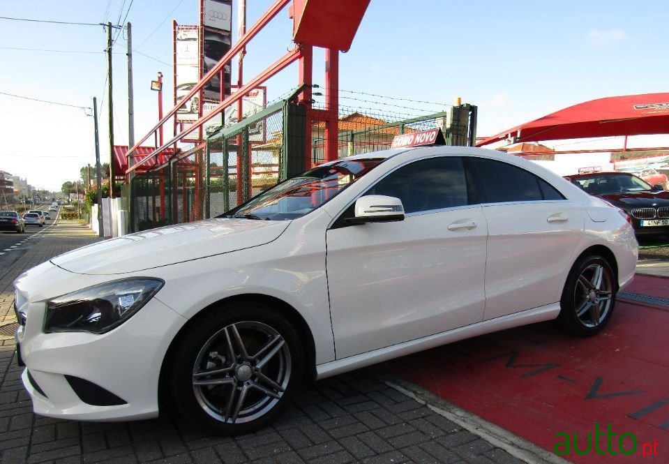 2016' Mercedes-Benz Cla-180 photo #2
