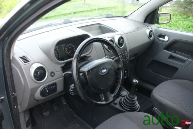 2003' Ford Fusion photo #6