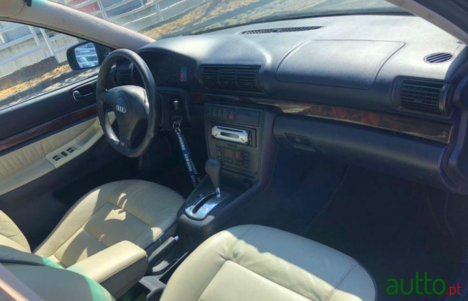 1998' Audi A4 Avant photo #2