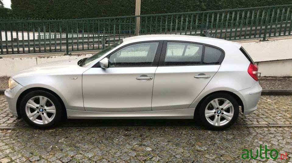 2010' BMW 118 Sport photo #1