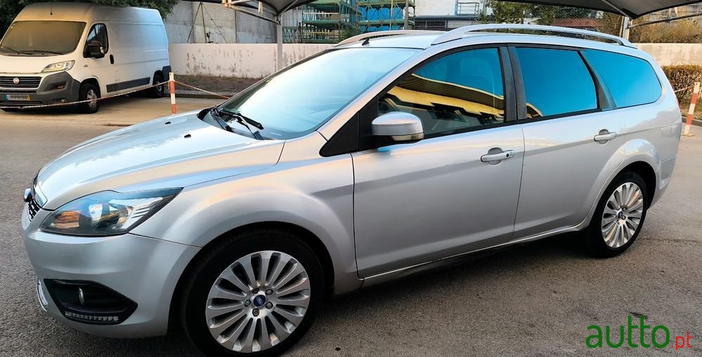 2011' Ford Focus Sw photo #2