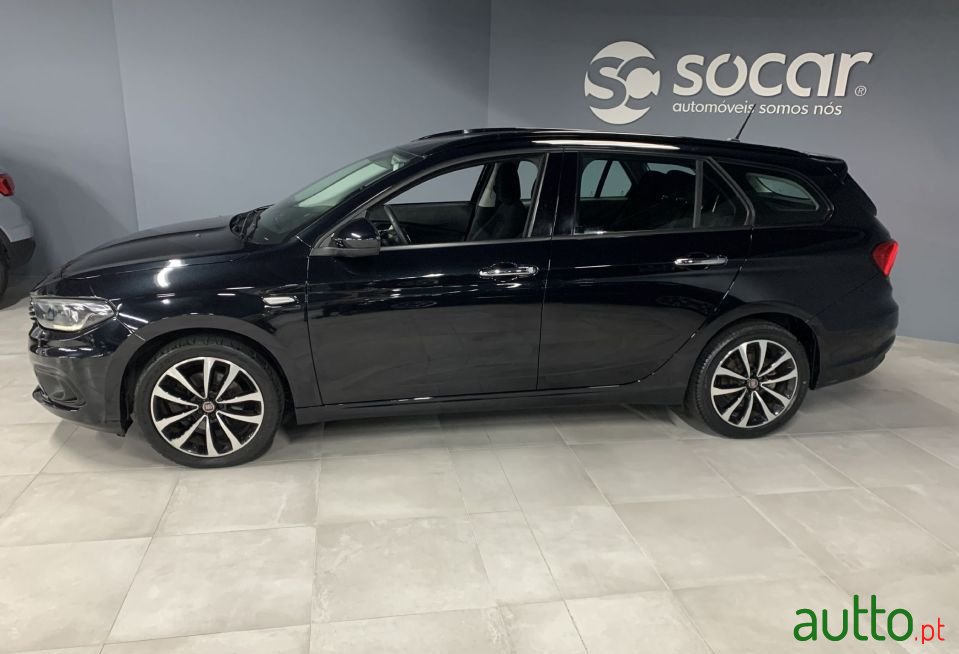 2019' Fiat Tipo Station Wagon photo #2