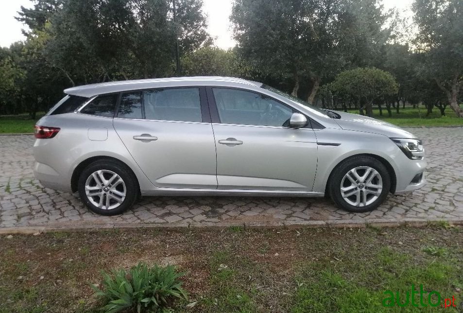 2017' Renault Megane Sport Tourer photo #3