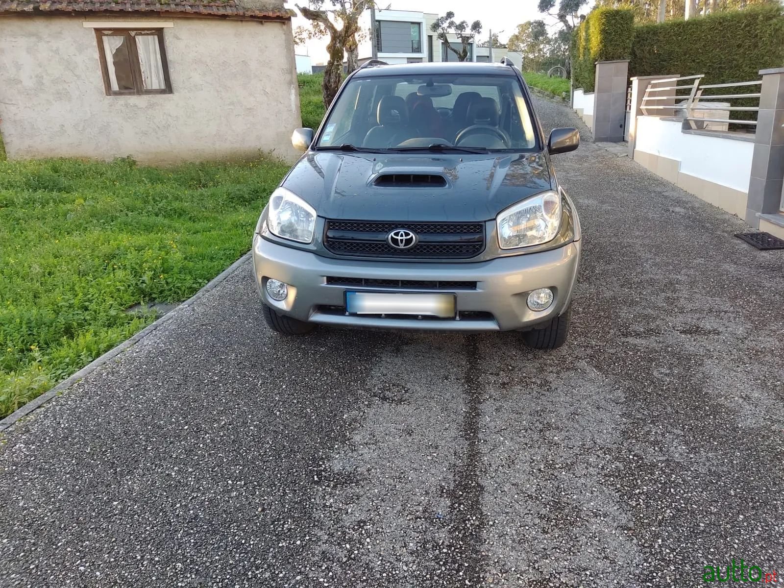 2005' Toyota RAV4 photo #1