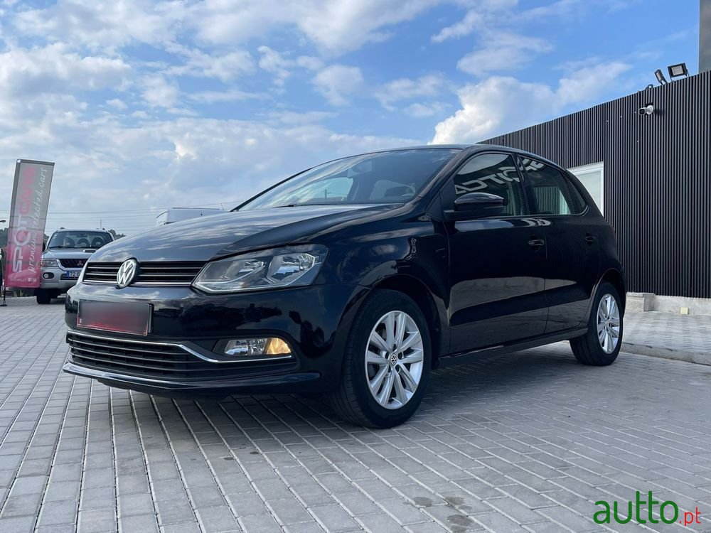 2016' Volkswagen Polo photo #2