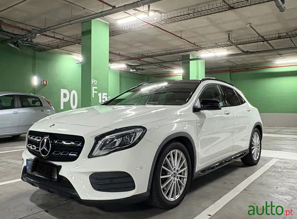 2017' Mercedes-Benz Classe Gla photo #3