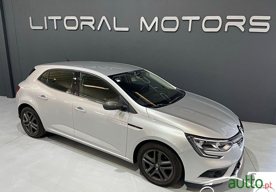 2016' Renault Megane photo #2